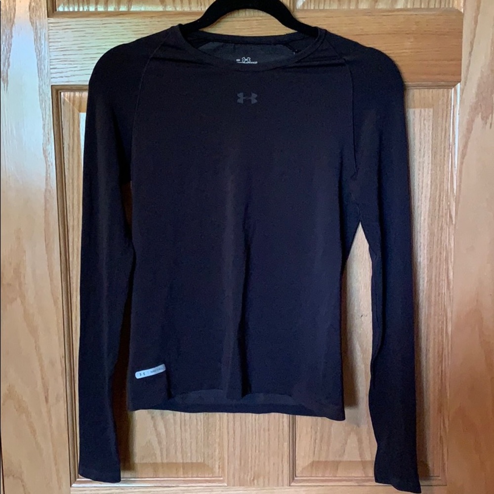 Under Armour heat gear compression top Size M